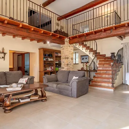 Holiday home Mas Viticole A 10 Min De Narbonne Bizanet